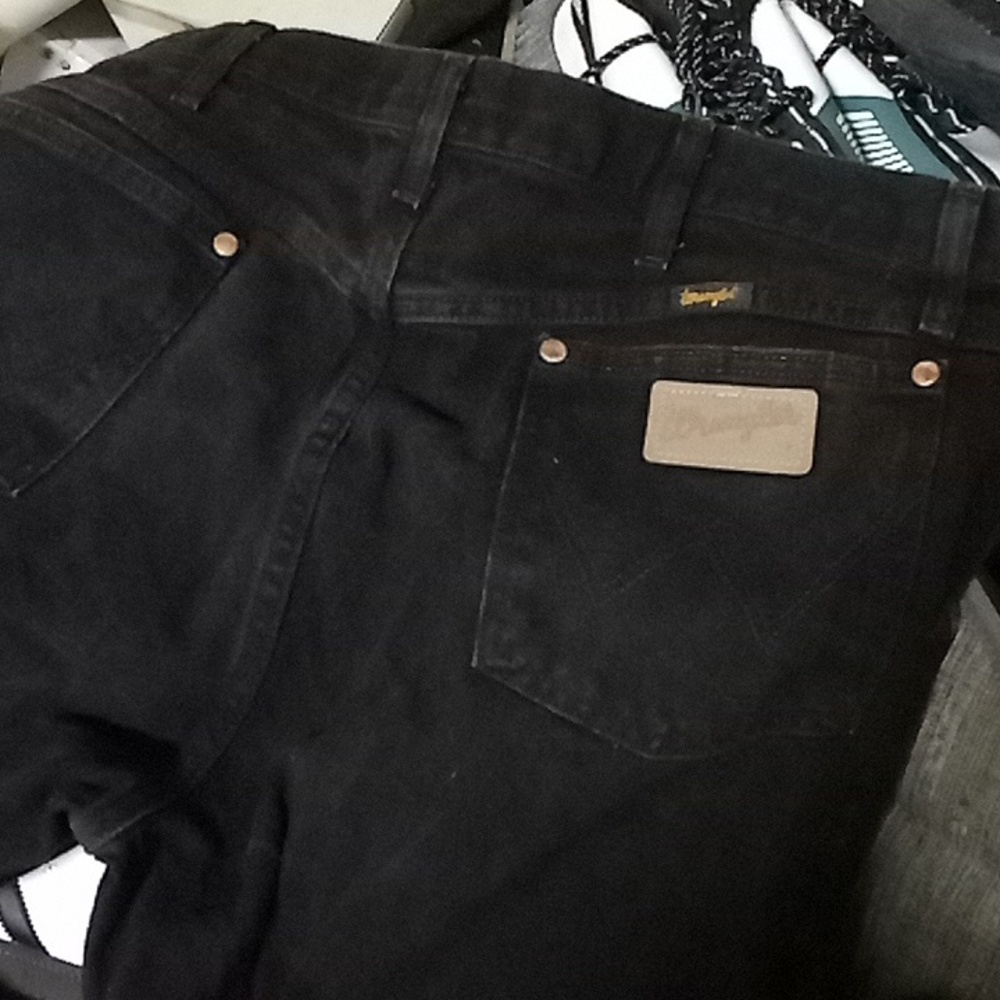 Black men's wranglers 3836